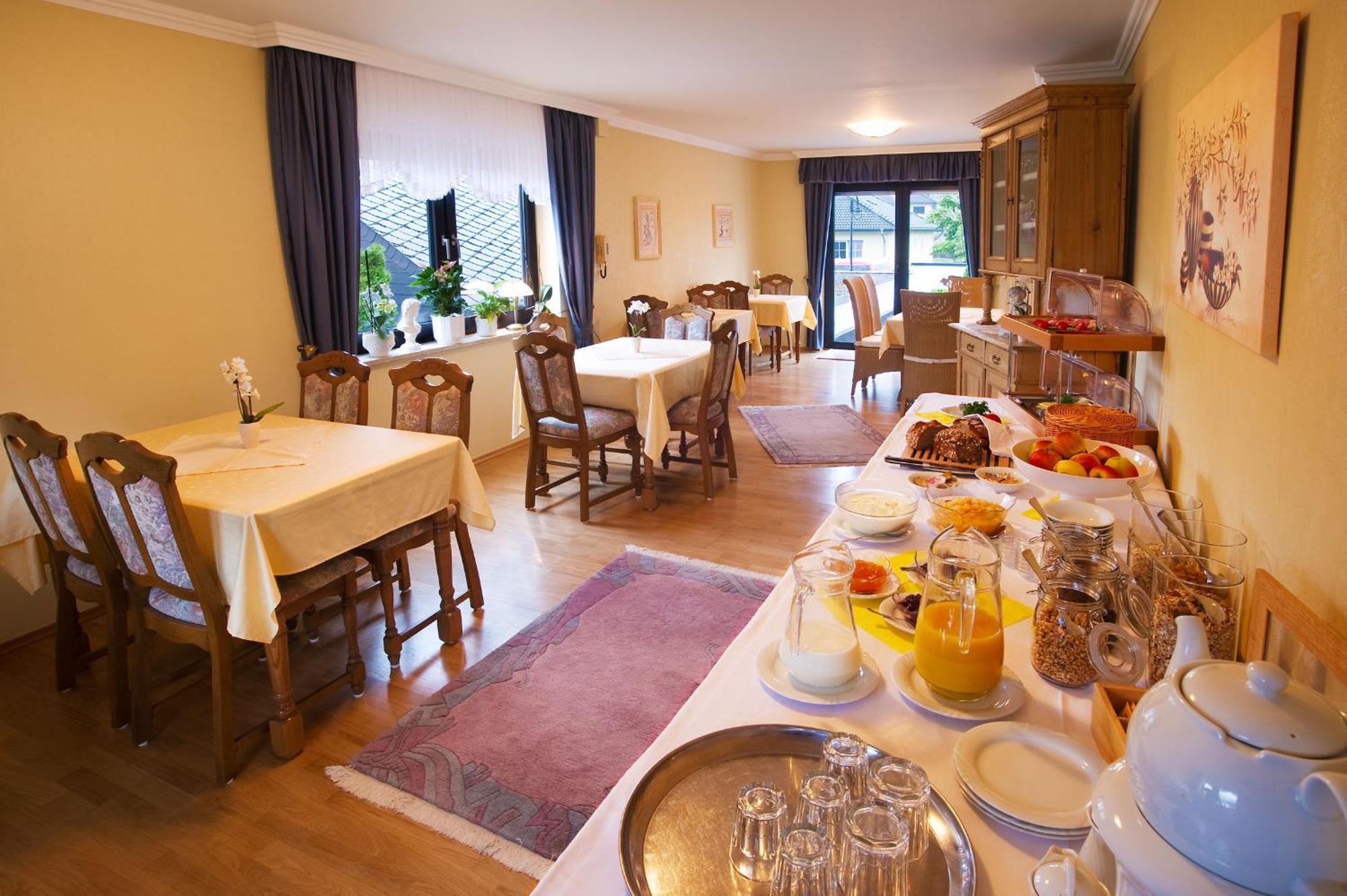 ホテルWein & Gastehaus Hermeshof トリッテンハイム エクステリア 写真