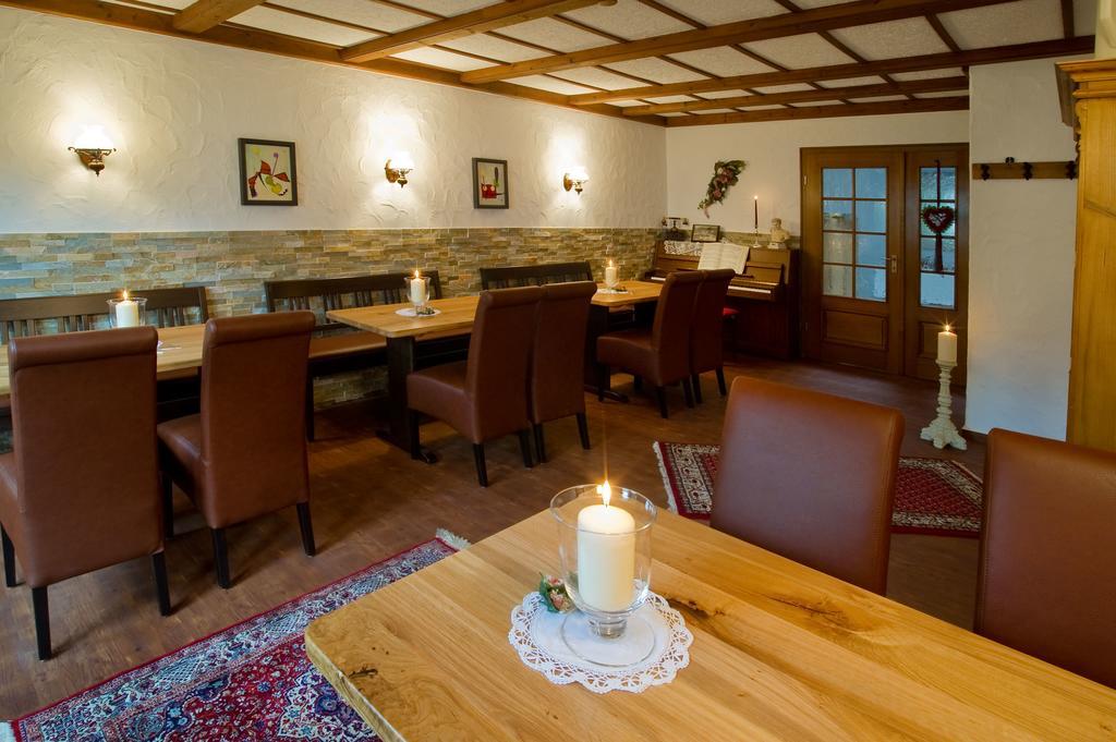 ホテルWein & Gastehaus Hermeshof トリッテンハイム エクステリア 写真